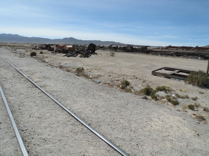 ウユニ「列車の墓場」（Cementerio de trenes）